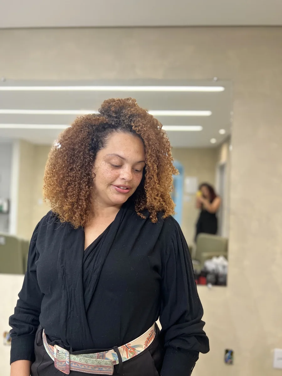 Resultado visual de cabelo após rotina com S.O.S Premium em salão